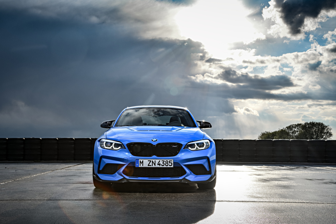 SMALL_P90374180_highRes_the-all-new-bmw-m2-c